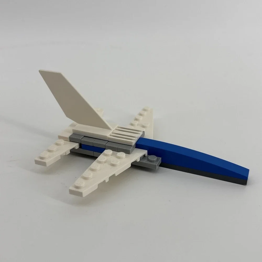 LEGO 40321 January 2019 Monthly Mini Build: Jet‎ Fighter